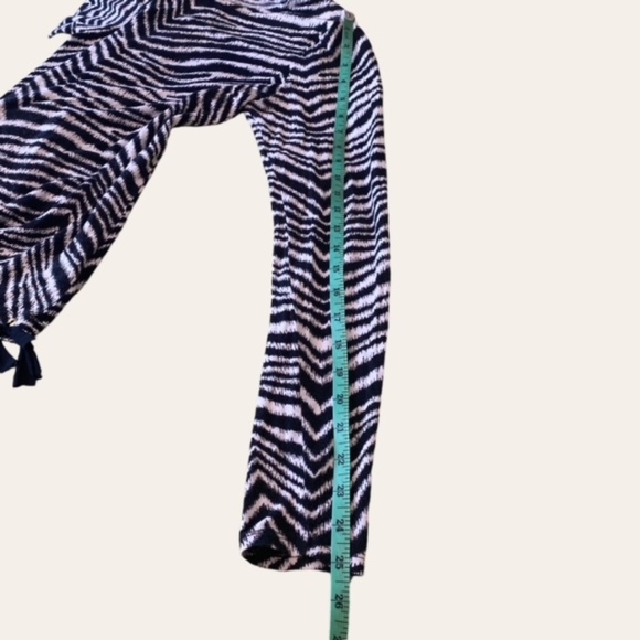 Michael Kors Animal Print Black & White Blouse Size M - Picture 8 of 9